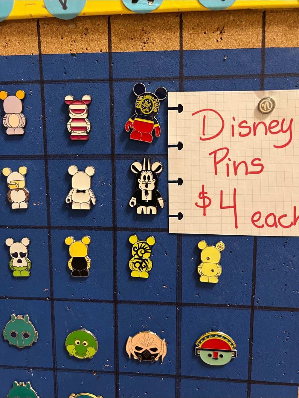 Disney pins - Picture 10 of 13